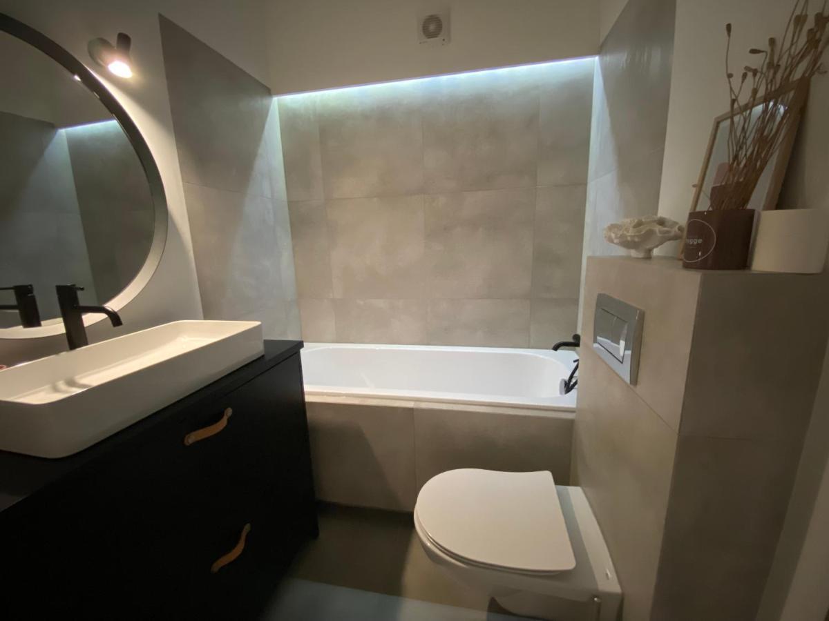 Apartament Moonapart Torunアパートメント エクステリア 写真