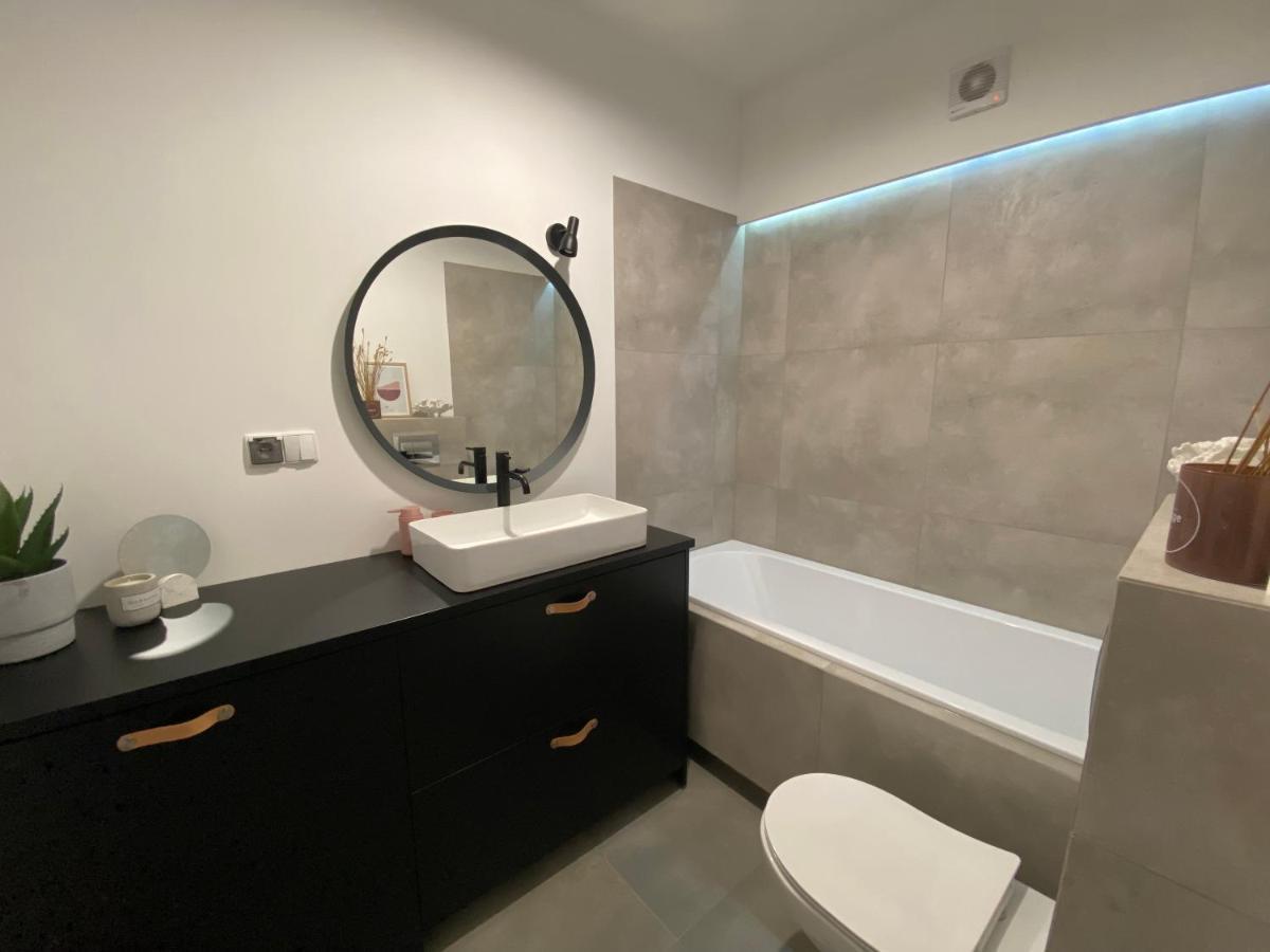 Apartament Moonapart Torunアパートメント エクステリア 写真